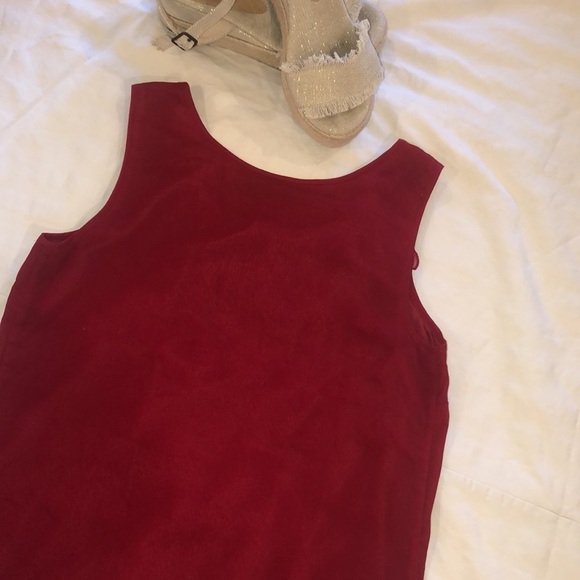 The Limited lines red flower tank size small - Picture 5 of 6